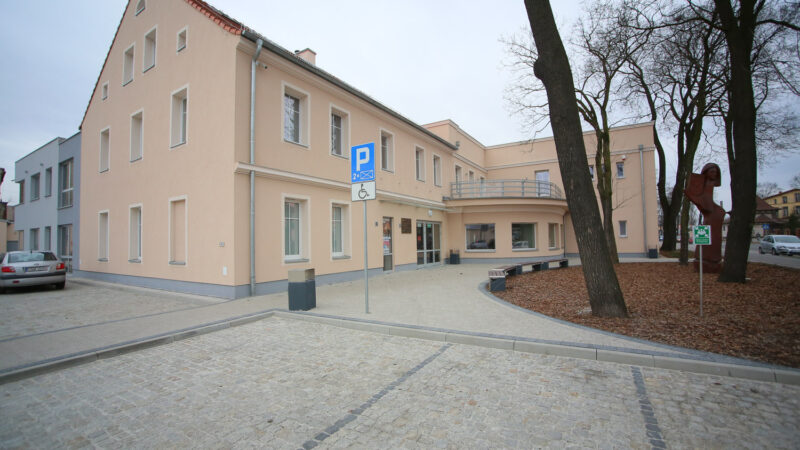 Na zdjeciu znajduje się budynek Nowosolskiego Domu Kultury